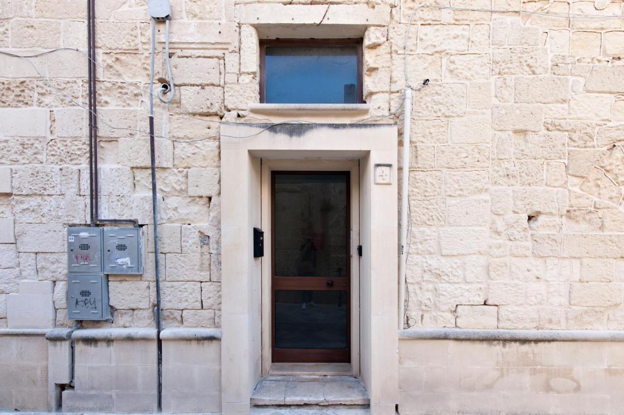 Mesagnesi 6 - Loft Centro Storico Sit Apartment Lecce Exterior photo